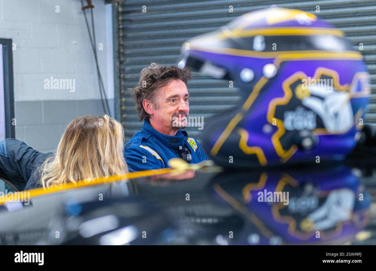 Richard Hammond, Ex-BBC Top Gear Moderator, der bei der V.S.C.C. Pomeroy Trophy in seinem Rennen antrat, bereitete Ford RS 2000 vor Stockfoto
