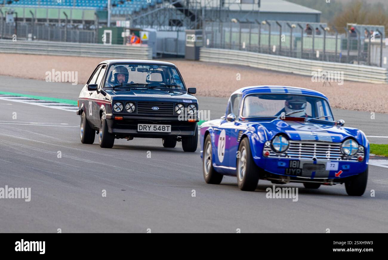 Richard Hammond, Ex-BBC Top Gear Moderator, der bei der V.S.C.C. Pomeroy Trophy in seinem Rennen antrat, bereitete Ford RS 2000 vor Stockfoto