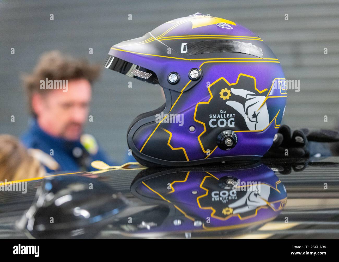 Richard Hammond, Ex-BBC Top Gear Moderator, der bei der V.S.C.C. Pomeroy Trophy in seinem Rennen antrat, bereitete Ford RS 2000 vor Stockfoto