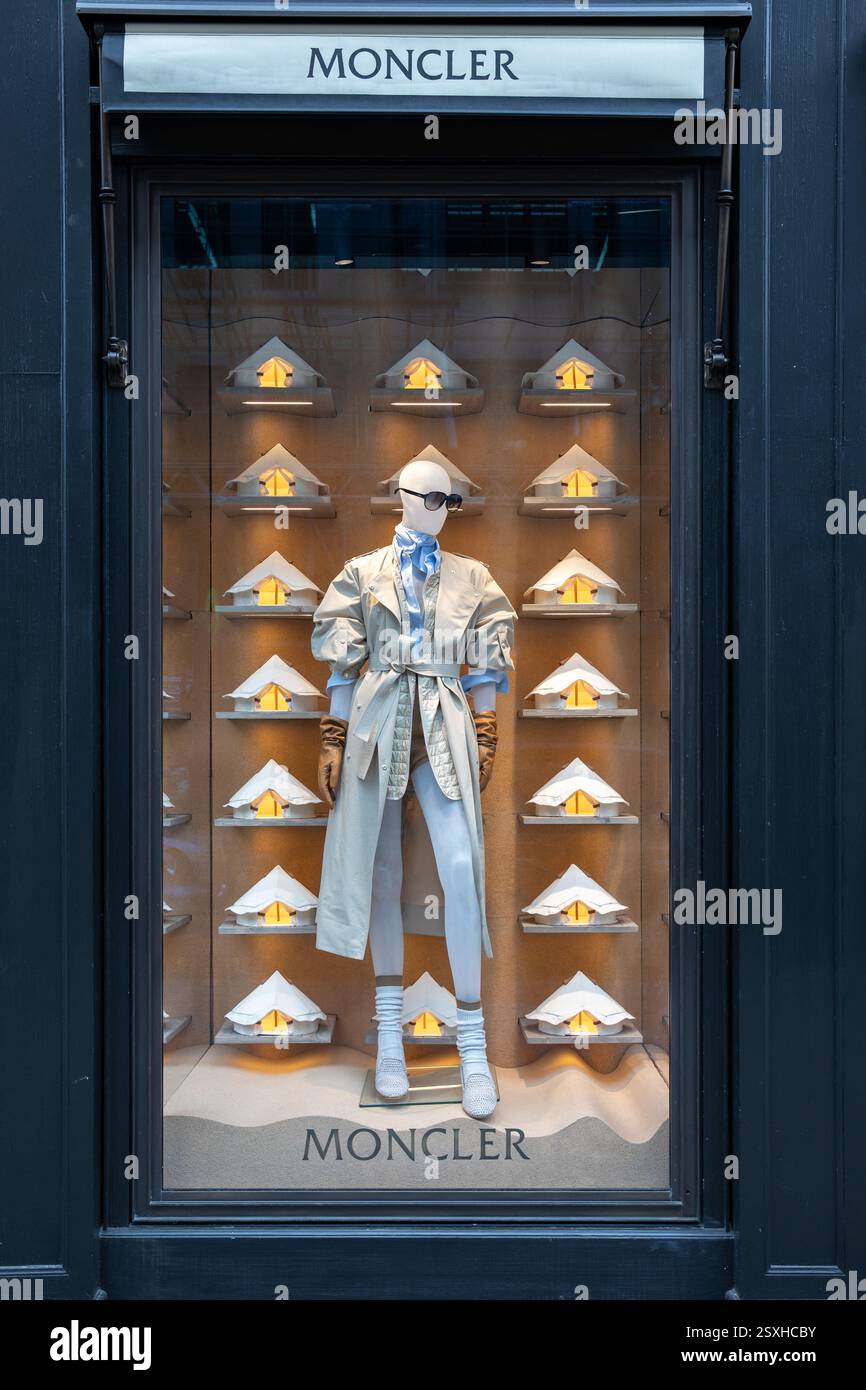 Moncler-Schaufenster Stockfoto