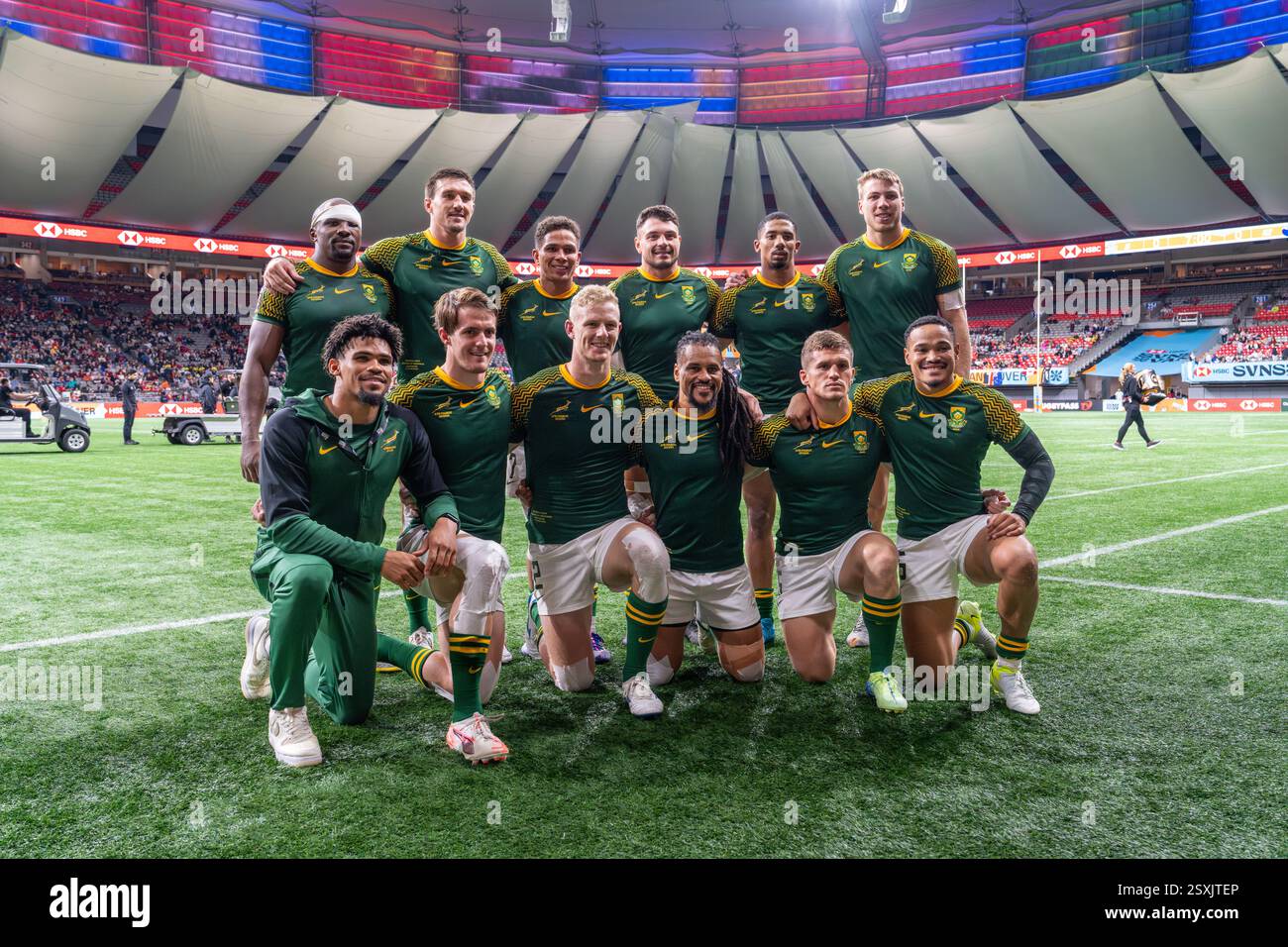 VANCOUVER, KANADA – 23. FEBRUAR 2025: Südafrikanische Rugby-Spieler machten ein Gruppenfoto nach dem Finale des HSBC SVNS Vancouver Rugby 7s Cup 2025 gegen Fidschi am 3. Tag auf dem BC Place. Quelle: Joe Ng/Alamy Live News Stockfoto