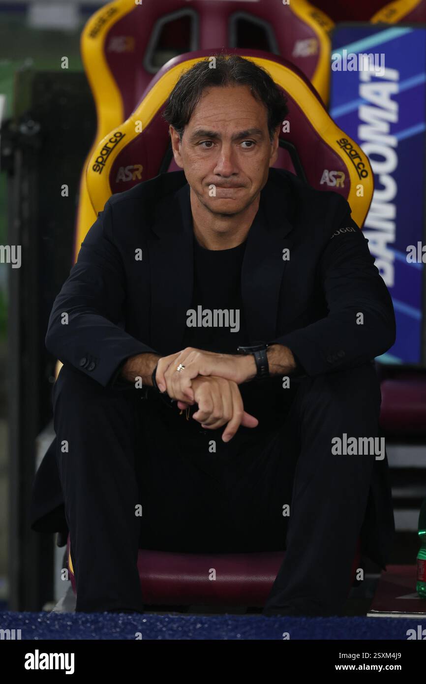 Rom, Italien. Februar 2025. Alessandro Nesta Coach Manager von Monza auf dem Stand während des Spiels der italienischen Fußballmeisterschaft Serie A Enilive 2024-2025 ALS Roma gegen AC Monza im Stadio Olimpico in Rom. Endergebnis 4-0 Credit: SOPA Images Limited/Alamy Live News Stockfoto