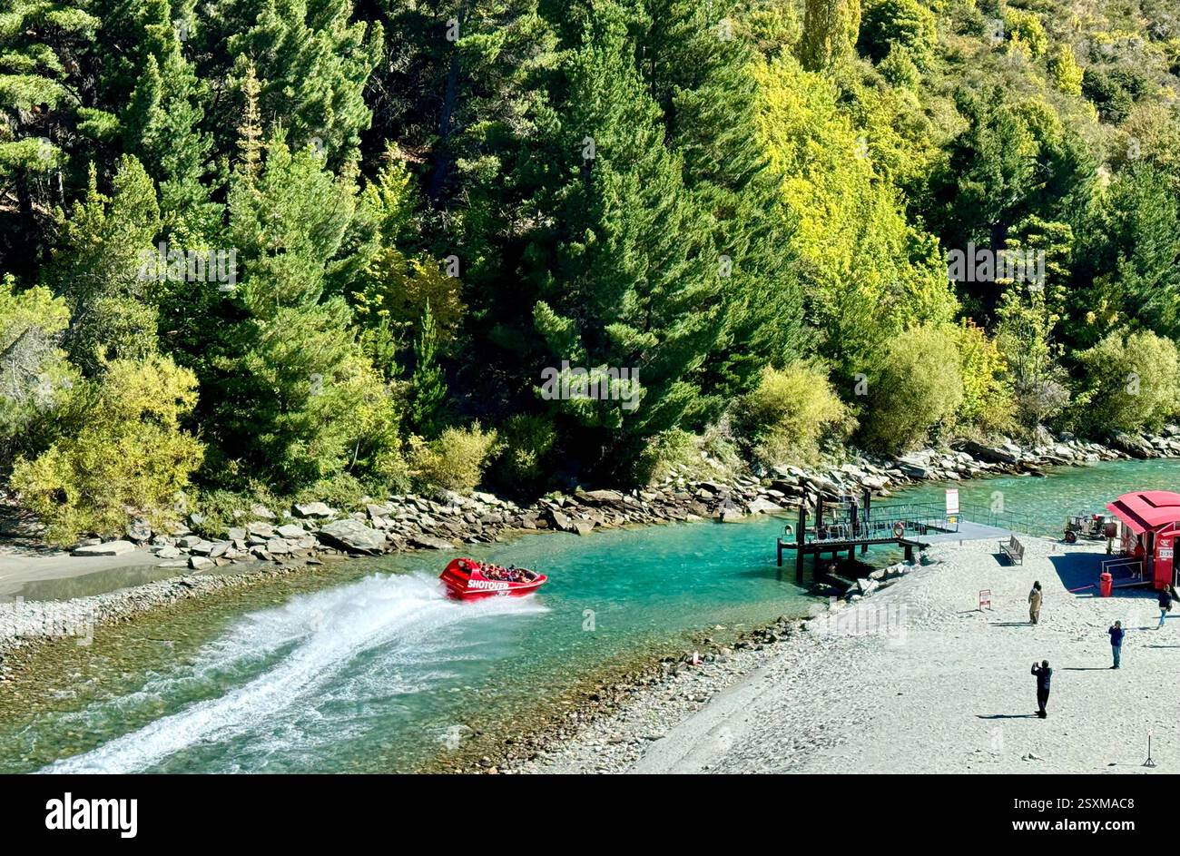 Shotover Jetboot Fahrt auf dem Shotover River Queenstown South Island Neuseeland - Smartphone-aufgenommenes Stockfoto