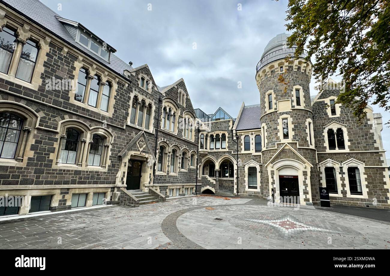 Das ehemalige Canterbury College ist heute das Arts Centre Te Matatiki Toi ora Christchurch Neuseeland. - Smartphone-aufgenommenes Stockfoto