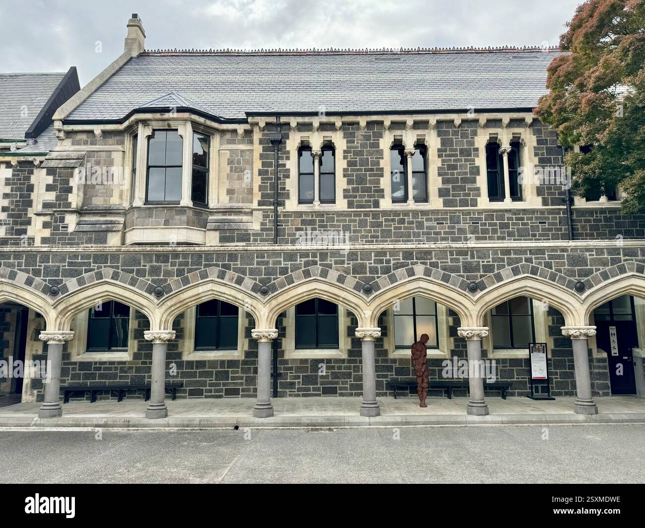Das ehemalige Canterbury College ist heute das Arts Centre Te Matatiki Toi ora Christchurch Neuseeland. - Smartphone-aufgenommenes Stockfoto
