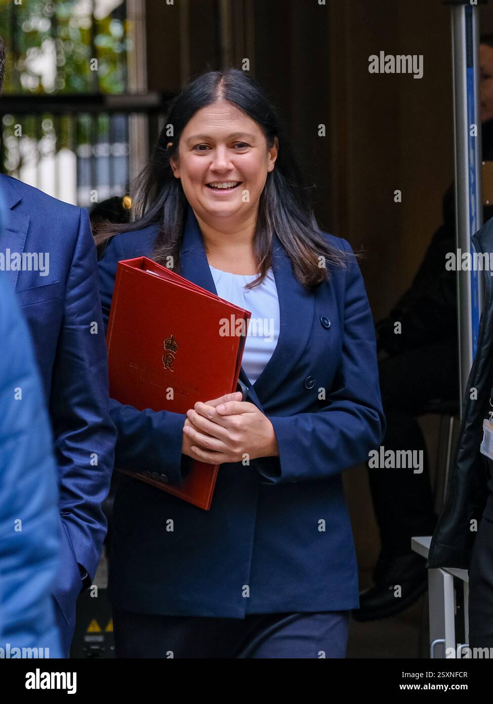 London, Großbritannien. Februar 2025. Lisa Nandy, Staatssekretärin für Kultur, Medien und Sport, verlässt die wöchentliche Kabinettssitzung, die erste nach der Februarpause. Quelle: Eleventh Photography/Alamy Live News Stockfoto