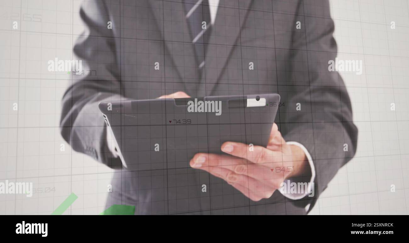 Tablets halten, Geschäftsleute analysieren das Bild des Finanzwachstums Stockfoto