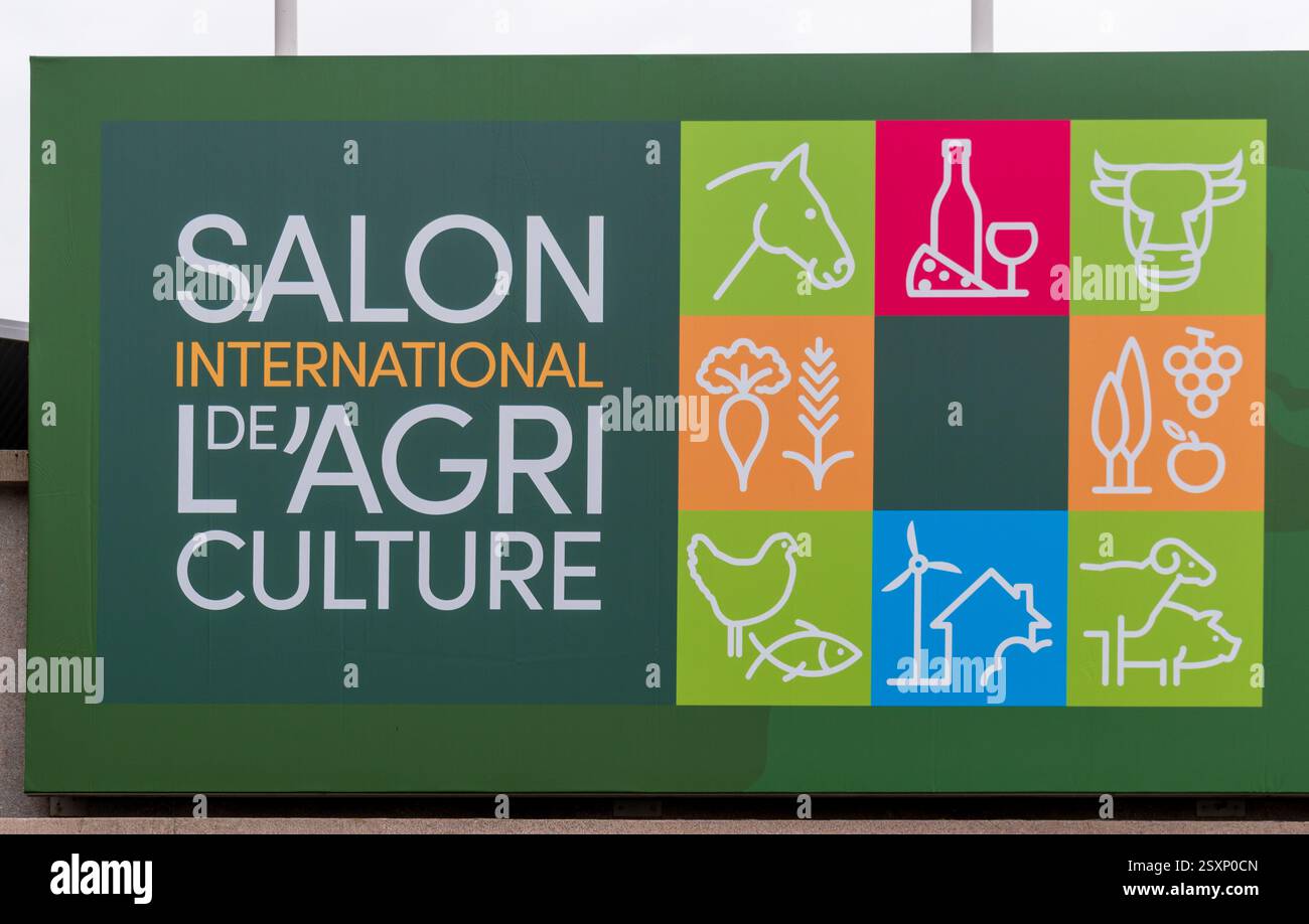 Paris, Frankreich - 02 24 2025 : Poster der Internationalen Landwirtschaftsausstellung, Porte de Versailles Stockfoto