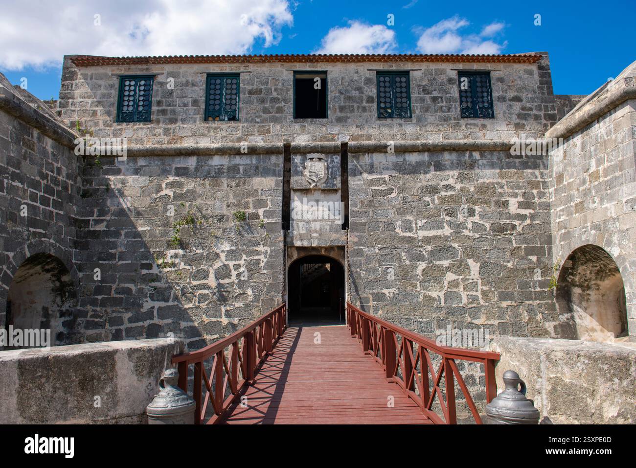 Das Castillo de la Real Fuerza wurde 1577 auf der Plaza de Armas in Old Havana (La Habana Vieja) in Kuba erbaut. Das alte Havanna gehört zum Weltkulturerbe. Stockfoto