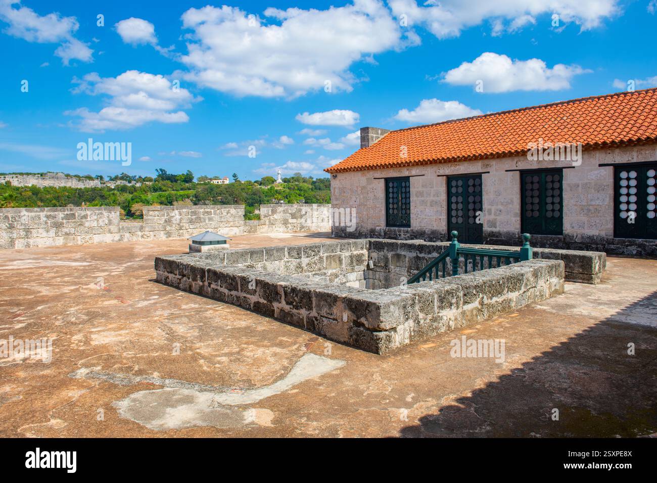 Das Castillo de la Real Fuerza wurde 1577 auf der Plaza de Armas in Old Havana (La Habana Vieja) in Kuba erbaut. Das alte Havanna gehört zum Weltkulturerbe. Stockfoto