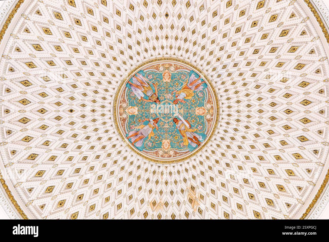 WASHINGTON DC – die Kuppeldecke im Südwesten Pavillon des Library of Congress Jefferson Building zeigt ein kreisförmiges Kunstwerk, das „Mut, Tapferkeit, Fortitude, and Achievement“ darstellt, gemalt von George Willoughby Maynard (1878–1934). Die Deckengemälde repräsentieren die vier Stadien in der Entwicklung einer Nation und entsprechen Wandgemälden, die die historische Sequenz von Abenteuer, Entdeckung, Eroberung und Zivilisation darstellen. Der Pavillon ist mit Reliefskulpturen in jeder Ecke von Bela Lyon Pratt (1867–1917) verziert, die die vier Jahreszeiten als Frühling („Pflanze“), Sommer („BL Stockfoto