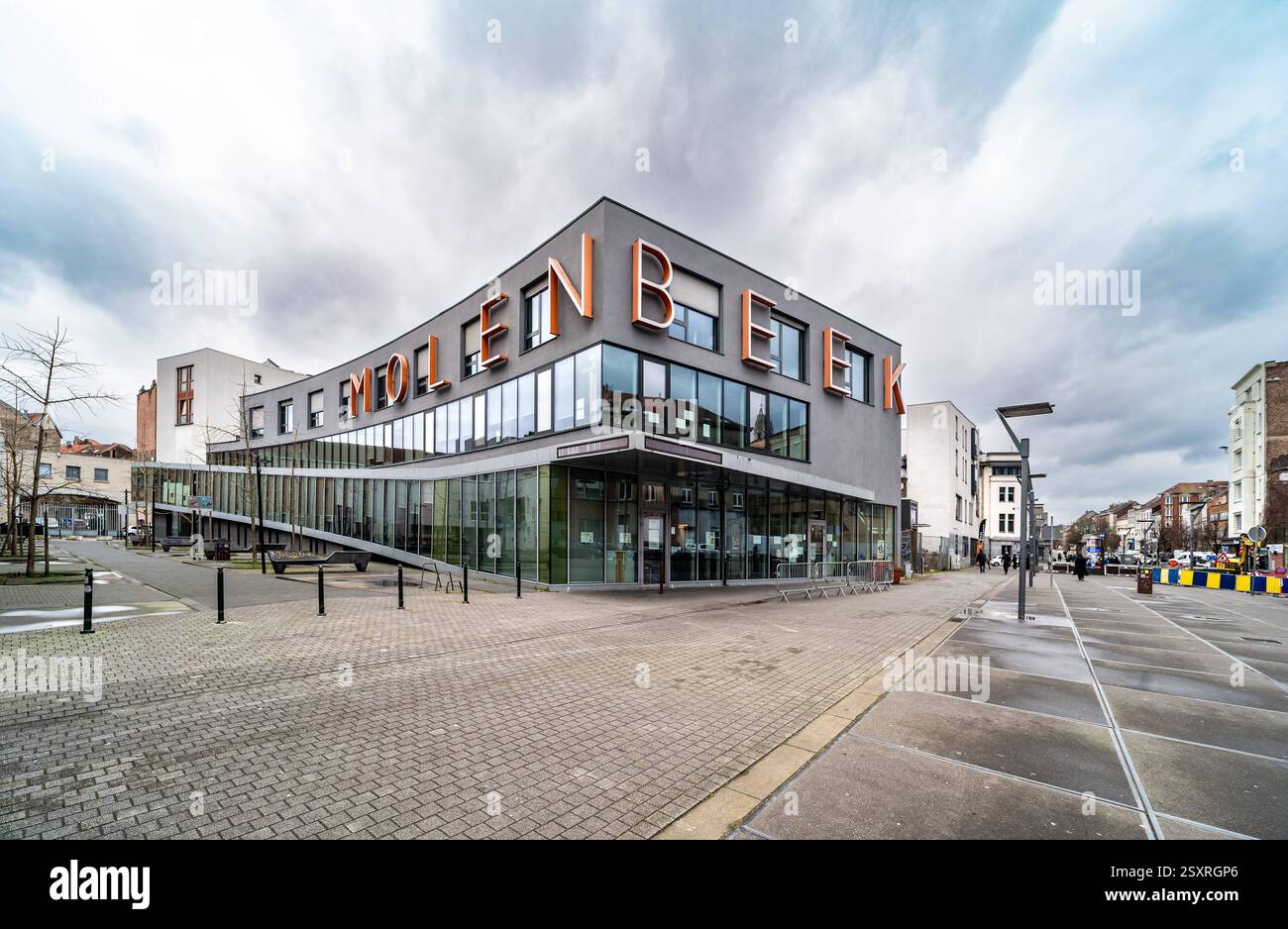 Das heutige Amt für öffentlichen Dienst der Gemeinde Molenbeek in Molenbeek, Hauptstadt Brüssel, Belgien, 22. Februar 2025 Stockfoto
