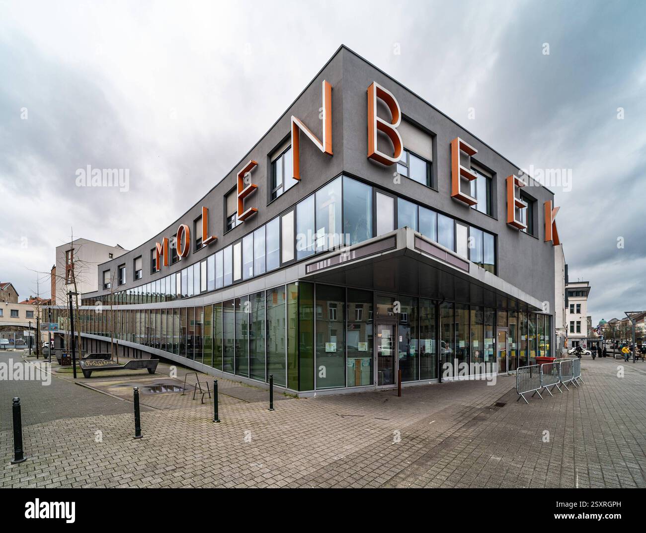 Das heutige Amt für öffentlichen Dienst der Gemeinde Molenbeek in Molenbeek, Hauptstadt Brüssel, Belgien, 22. Februar 2025 Stockfoto