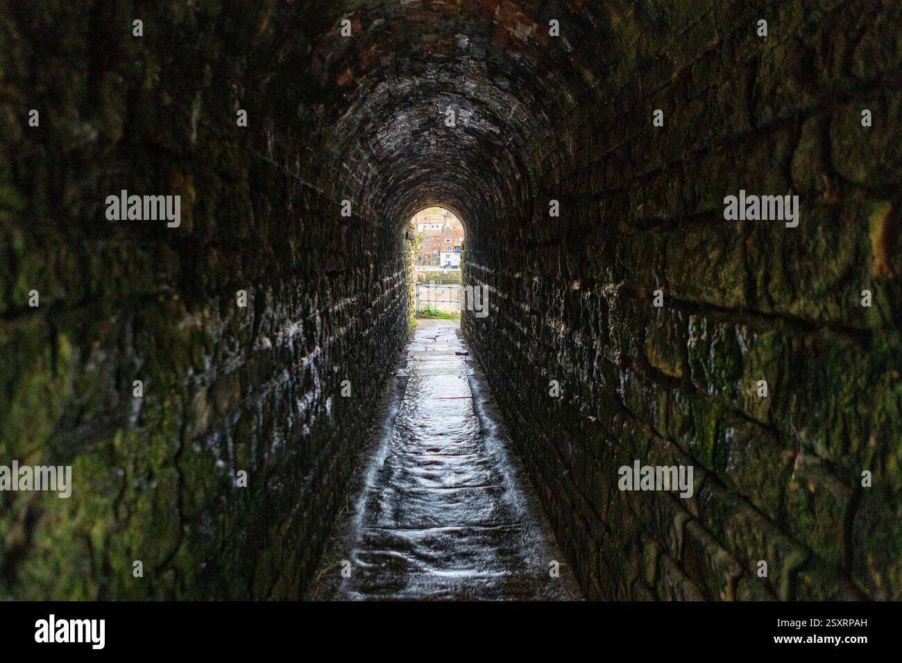Der schreiende Tunnel des Draculas Tunnels am Khyber Pass Tunnel in Whitby Stockfoto