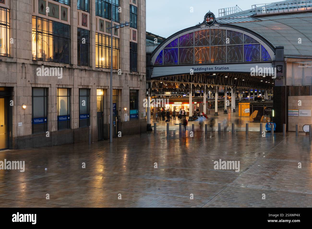 London, Großbritannien - 19. Oktober 2024 - Bahnhof Paddington in London Stockfoto