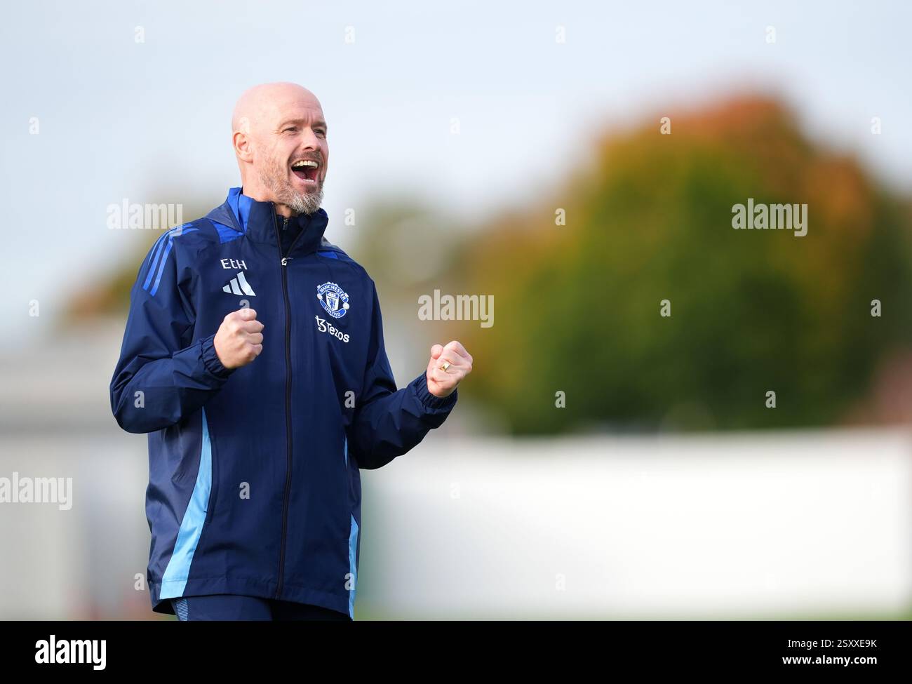 Aktenfoto vom 10/24 von Erik Ten Hag. Erik ten Hag sagt, dass die aktuelle Spielergeneration „es normalerweise schwierig finde, mit Kritik umzugehen“ und dass der Spieler, in dem er aufgewachsen ist, „viel dickere Haut“ habe. Ausgabedatum: Mittwoch, 26. Februar 2025. Stockfoto