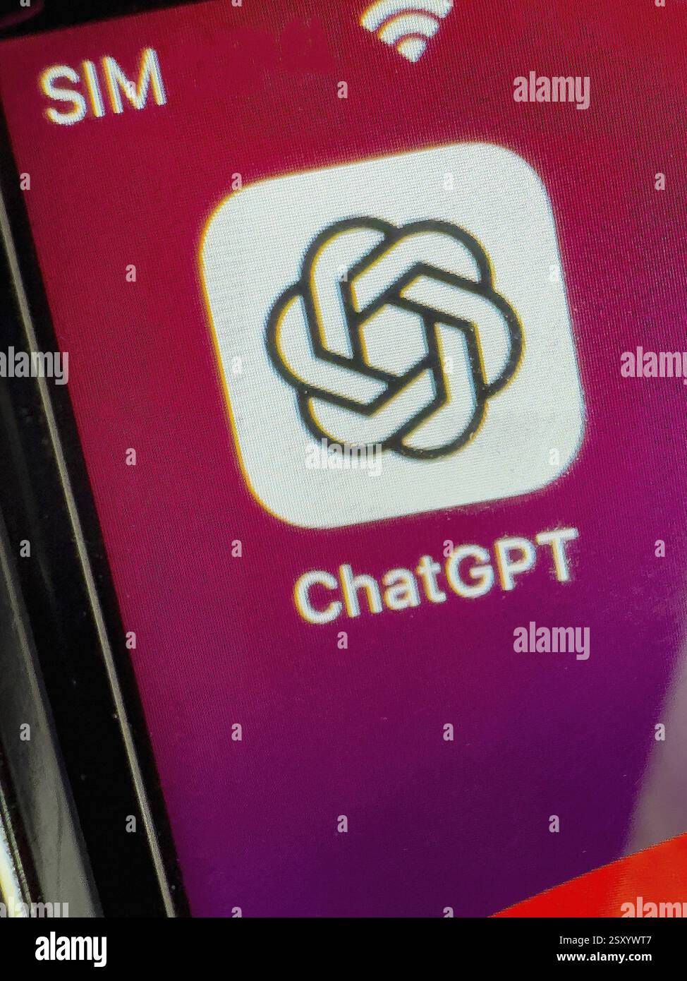 App-Symbol aus ChatGPT Chatbot Programm mit Sprach-KI des Softwareunternehmens OpenAI für textbasierte Nachrichten und Bilder auf Smartphone d Stockfoto