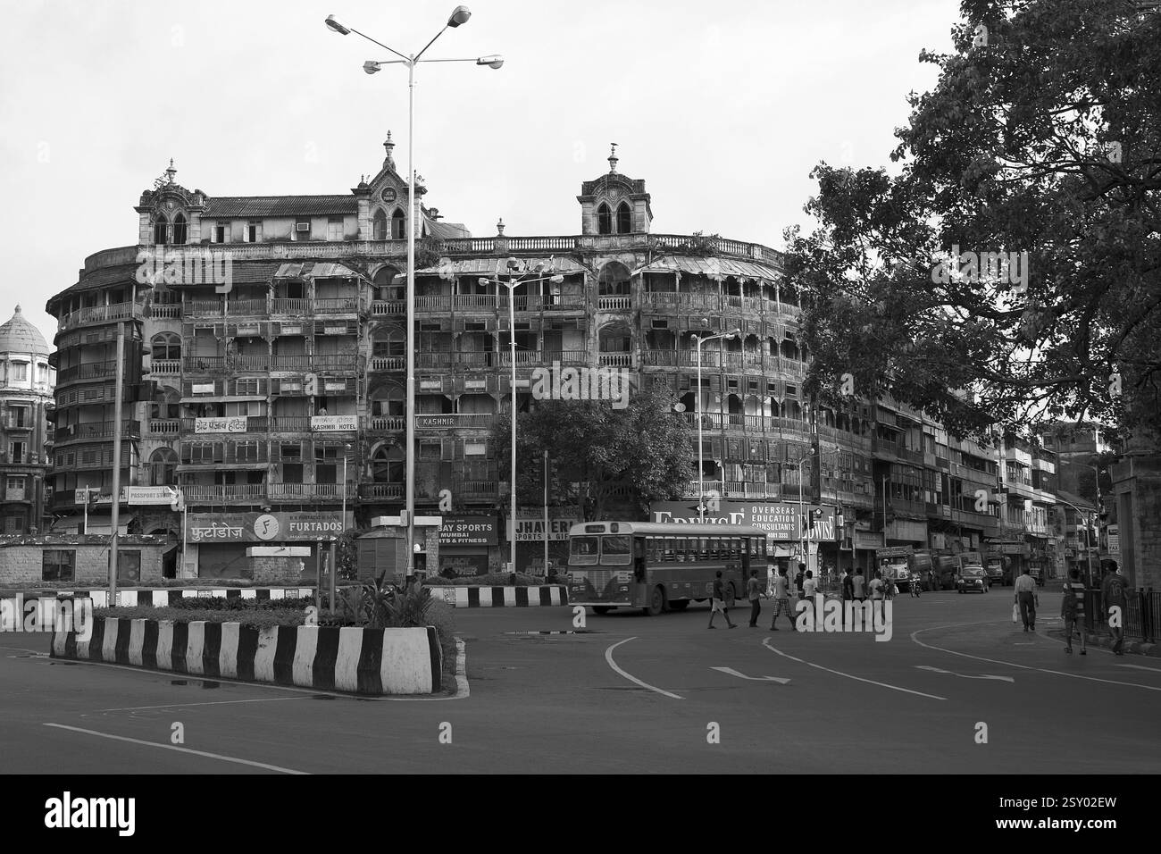 Altes Gebäude Jer Mahal Massen Stadtbau Mumbai Maharashtra Indien Asien Juli 2012 Stockfoto