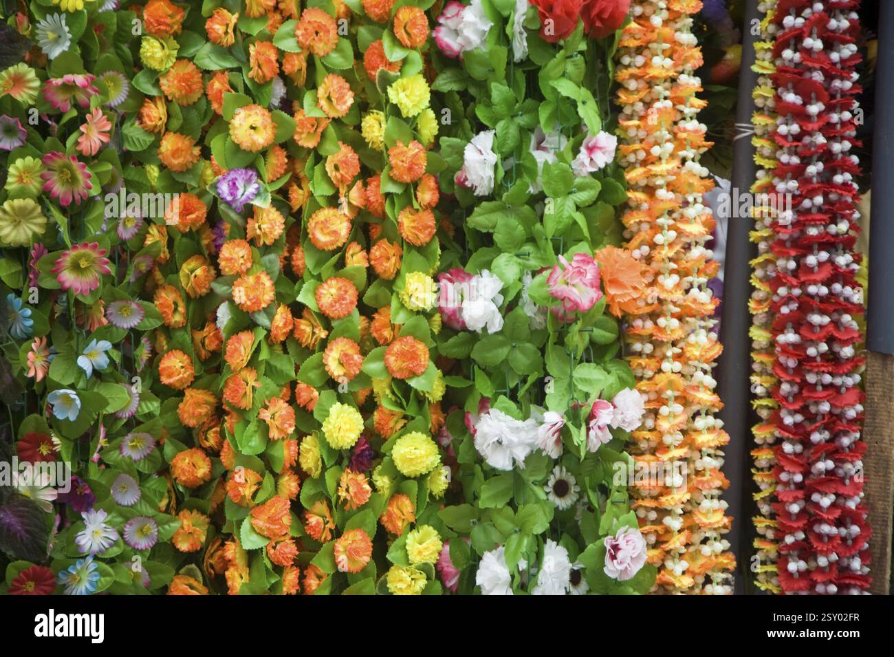 Künstliche Blumen Shop in Dadar Market Mumbai Maharashtra Indien Asien Stockfoto