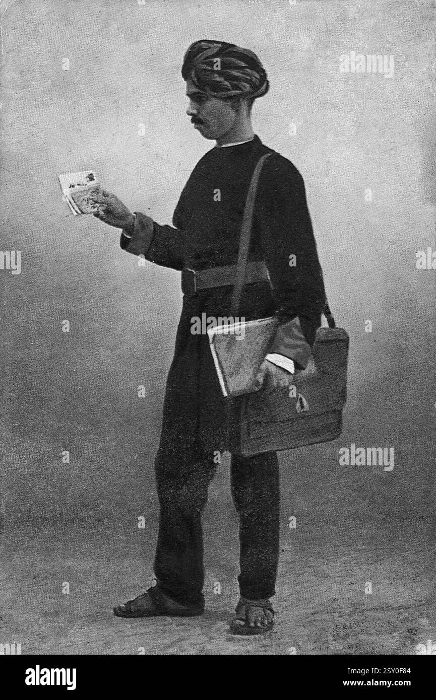 Altes Vintage-Foto des Postboten Mumbai Maharashtra Indien Stockfoto