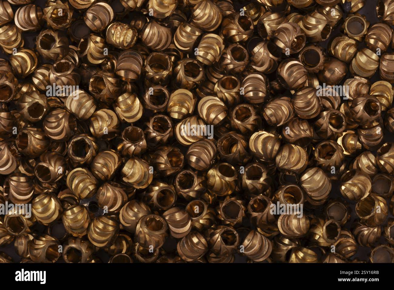 Goldene Perlen Nahaufnahme auf einem Hintergrund Stockfoto