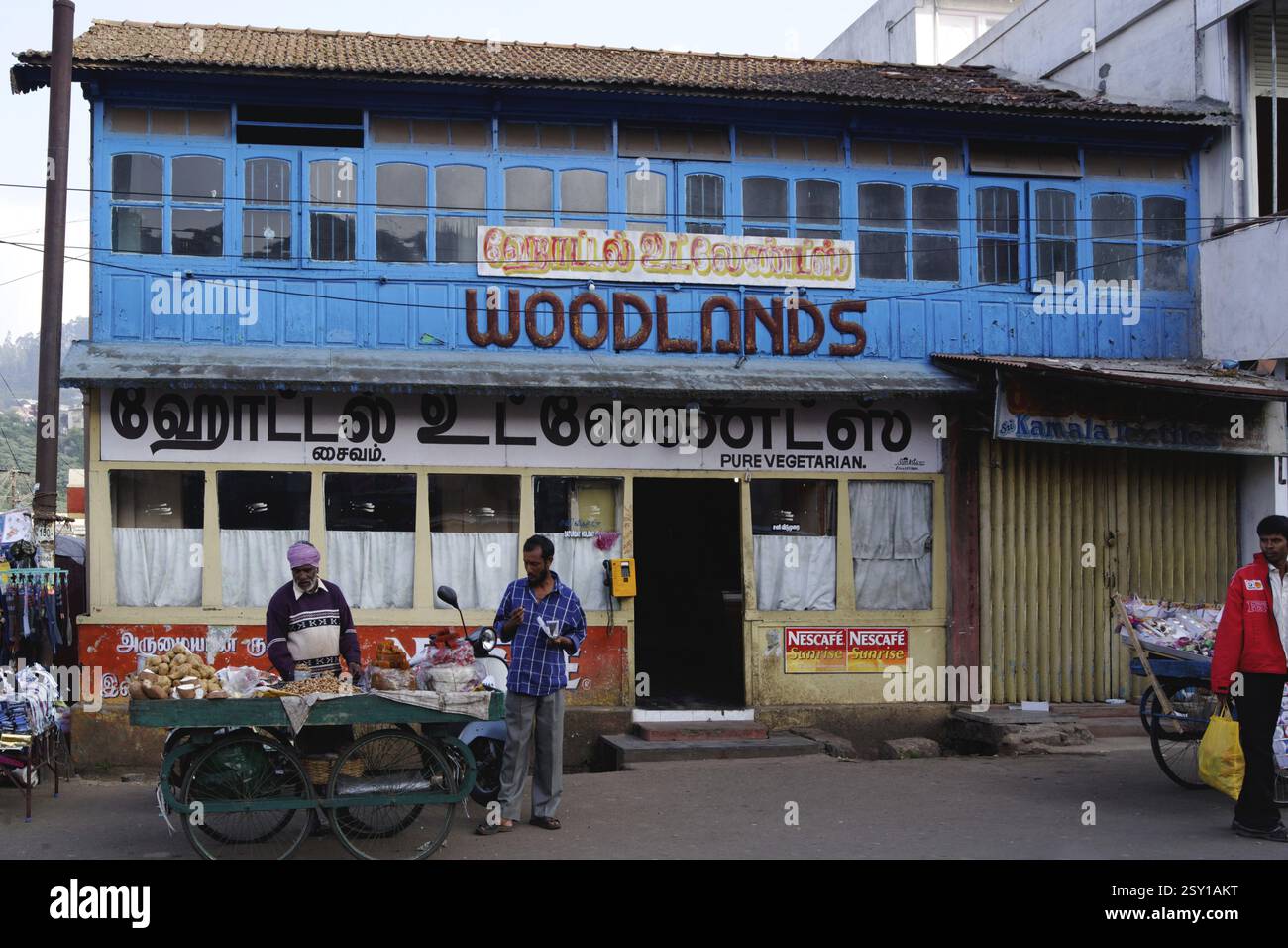 Altes Haus und Geschäfte, Ooty Udagamandalam, Tamil Nadu, Indien, Asien Stockfoto