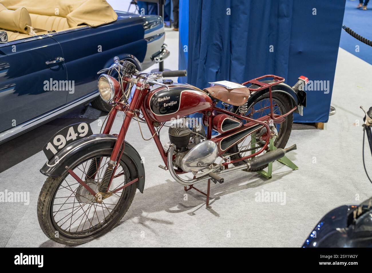 Auf der Ausstellung für klassische Fahrzeuge wird das Handwerk eines Oldtimer-Motorrads präsentiert Stockfoto