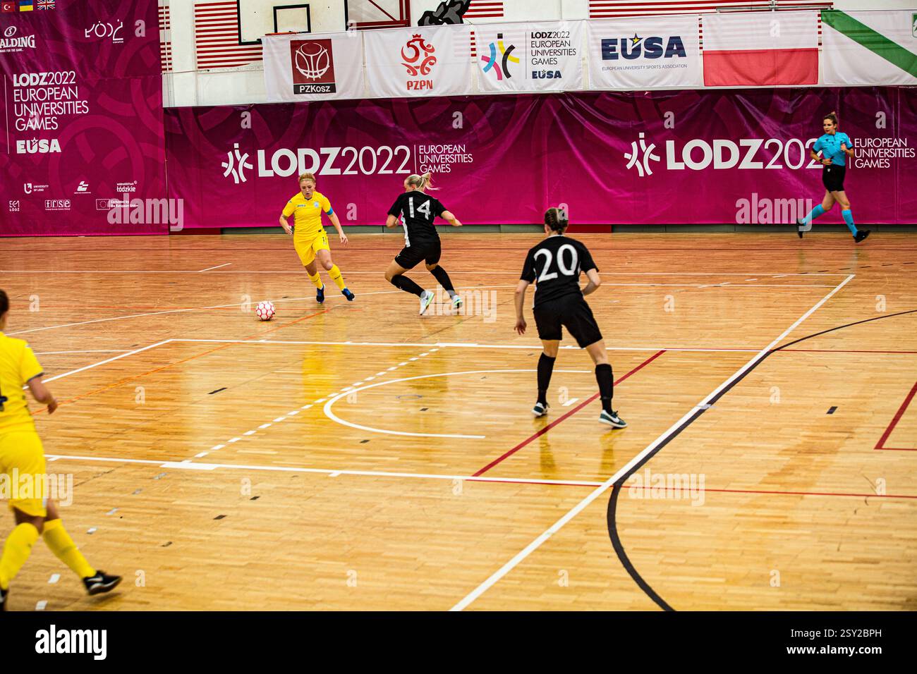 5 x 5-Spiel für Frauen bei den European University Games 2022 in Lodz, Polen, Team Ukraine in Angriff Stockfoto