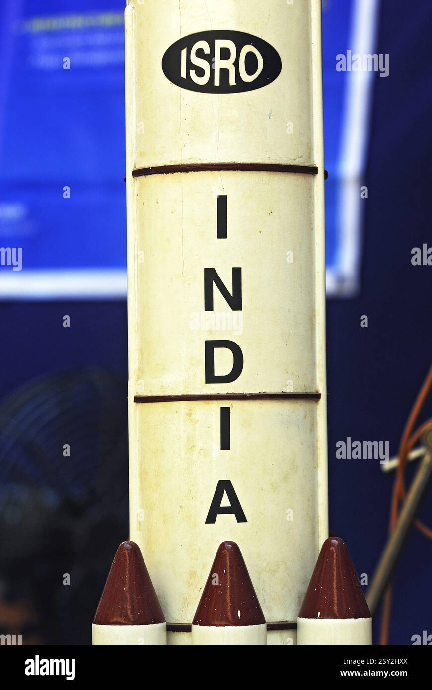Modell des Polarsatellitenstarts pslv der indischen Weltraumforschungsorganisation isro am SIES College in Bombay Mumbai Stockfoto
