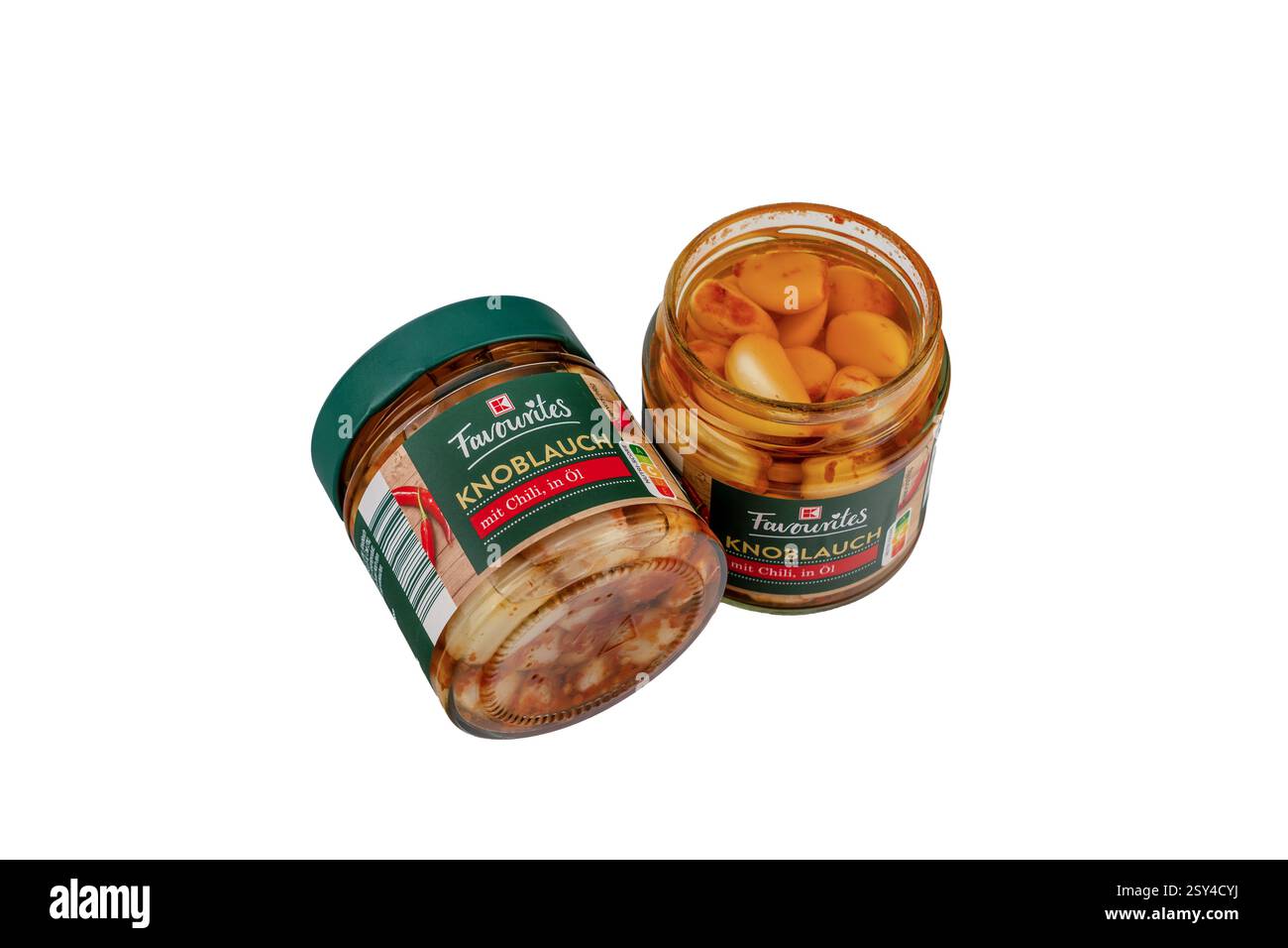 Deutschland Berlin 26. Februar 2025. Abgebildet sind zwei Gläser Knoblauch. Ein Glas ist voll und das andere offen. Ein Glas mit eingelegtem Knoblauch in Öl. Stockfoto