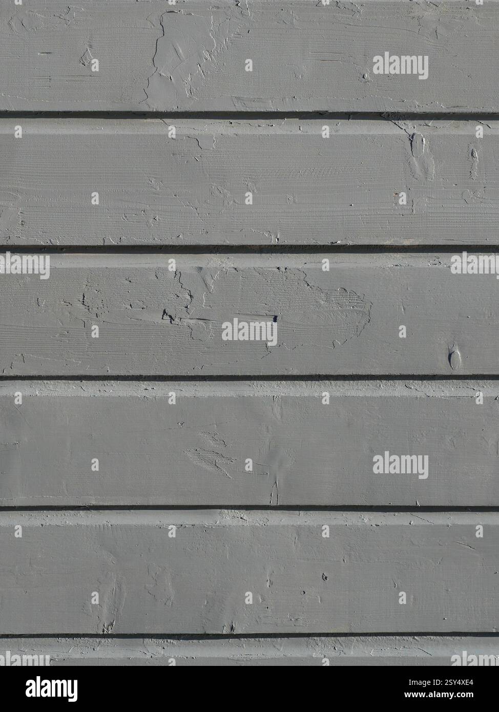 Graue Holzwand mit klarer Struktur und minimalistischem Design. Die zeitlose Ästhetik bietet vielseitige Inspiration für Designprojekte. Für Texte. Stockfoto