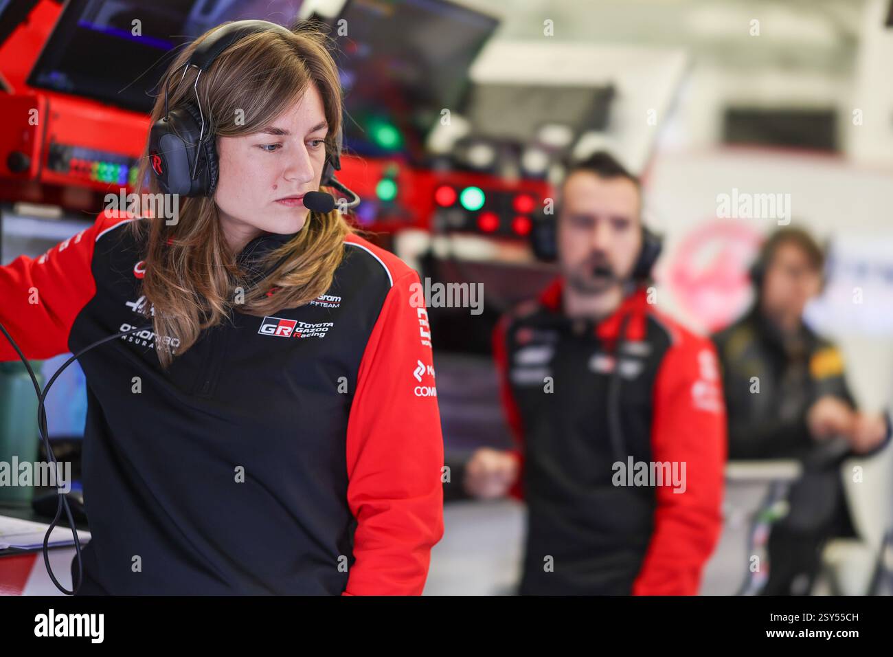 BAHRAIN, BAHRAIN - 27. FEBRUAR: Laura Muller aus Deutschland und MoneyGram Haas F1 Team während des zweiten F1-Tests auf dem Bahrain International Circuit am 27. Februar 2025 in Bahrain. (Foto: Qian Jun/Alamy Live News) Stockfoto