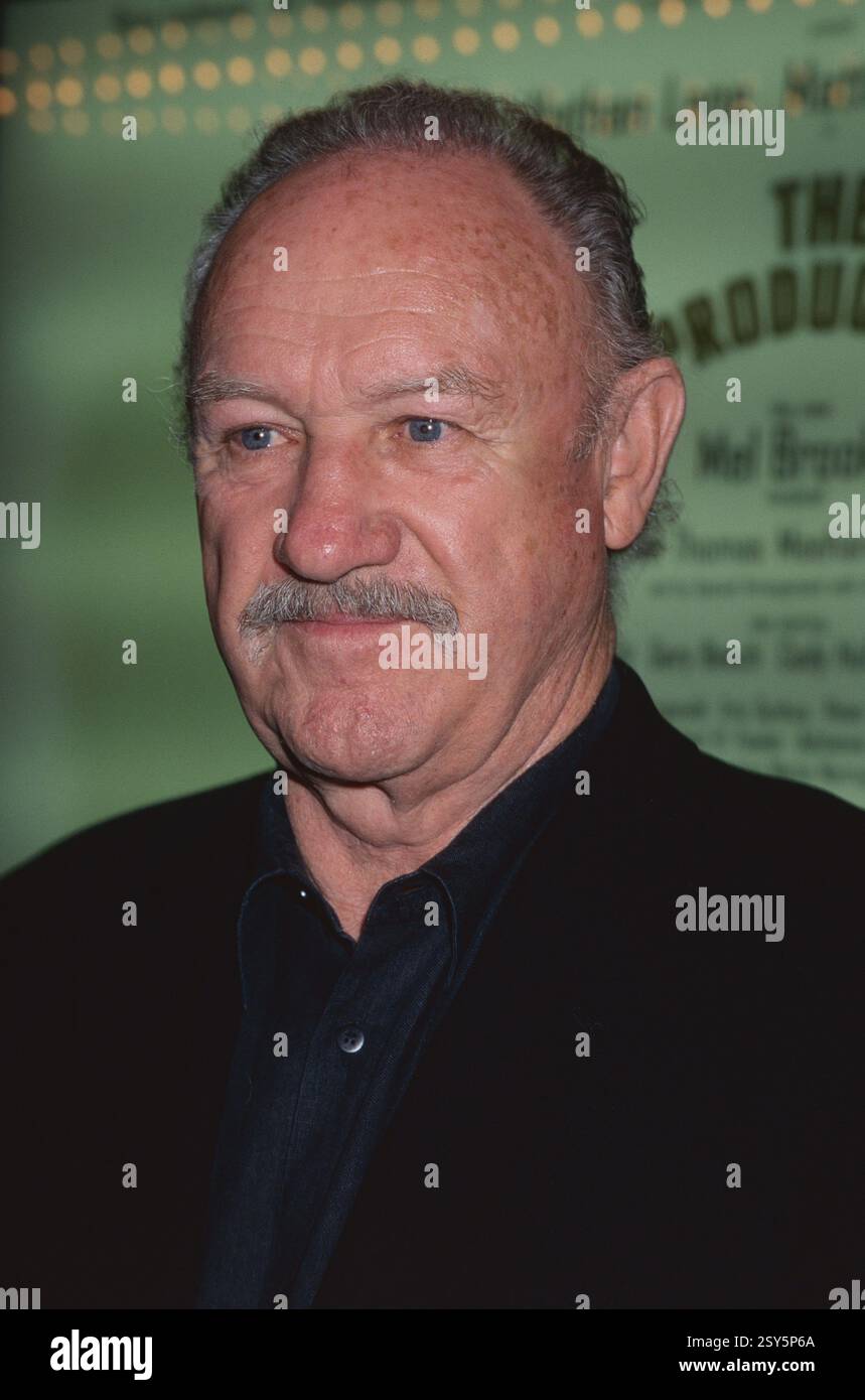 Gene Hackman und Frau Betsy wurden tot in Santa Fe Home gefunden. Gene Hackman bei einer Aufführung von The Producers im St. James Theatre in New York City am 2. Mai 2001. Foto: Henry McGee/MediaPunch Stockfoto