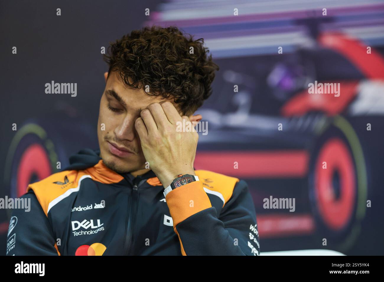 BAHRAIN, BAHRAIN - 27. FEBRUAR: Lando Norris aus Großbritannien und das McLaren F1-Team nehmen am 27. Februar 2025 in Bahrain, Bahrain, Teil. (Foto: Qian Jun/Alamy Live News) Stockfoto