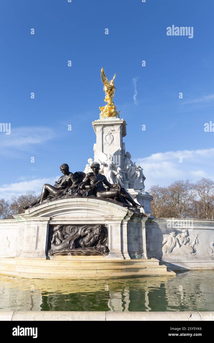 15. Januar 2023, London Vereinigtes Königreich. Das Queen Victoria Memorial im Buckingham Royal Palace in London, England, Großbritannien Stockfoto