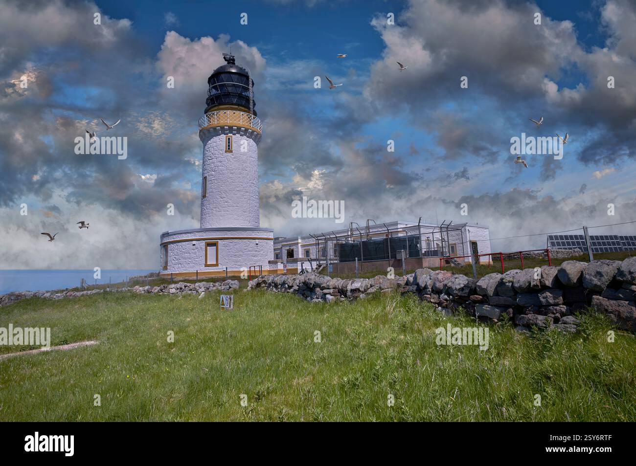Am Meer - Cape Wrath Lighthouse, Sutherland Scotland. - Farbdruck von paul E Williams. Cape Wrath Lighthouse in Cape Wrath wurde 1828 gebaut Stockfoto