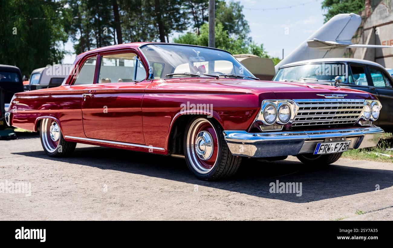 FINOWFURT, DEUTSCHLAND - 28. JUNI 2024: Der Großwagen Chevrolet Bel Air, 1962. Roadrunner's Paradise Race 61 Festival. Stockfoto