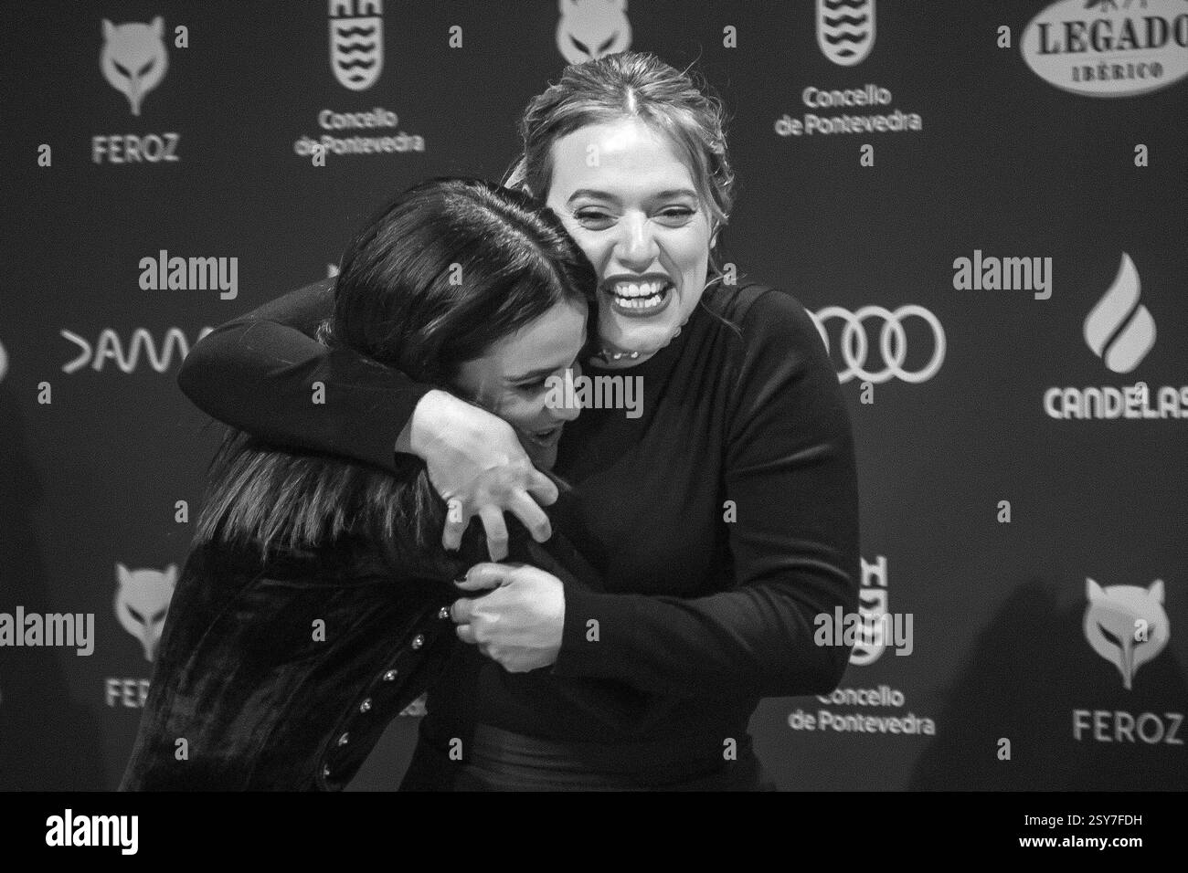 Pontevedra, Spanien. Januar 2025. Macarena García und María Rodriguez Soto nehmen an dem roten Teppich bei den Feroz Awards 2025 im Recinto Feiral in Ponte Teil Stockfoto