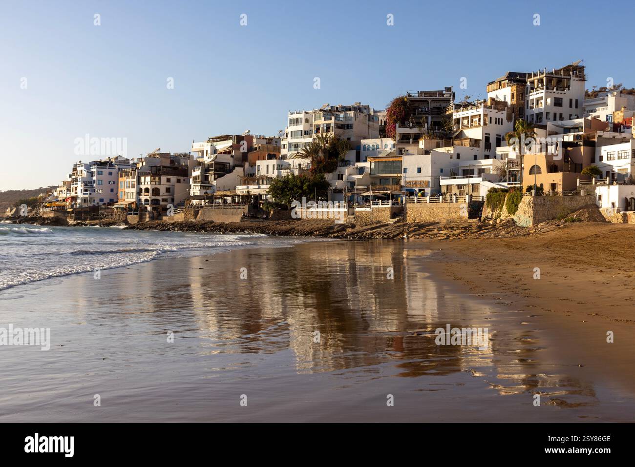 Taghazout ist ein kleines Fischerdorf der Berber nördlich der Stadt Agadir im Südwesten Marokkos. Stockfoto