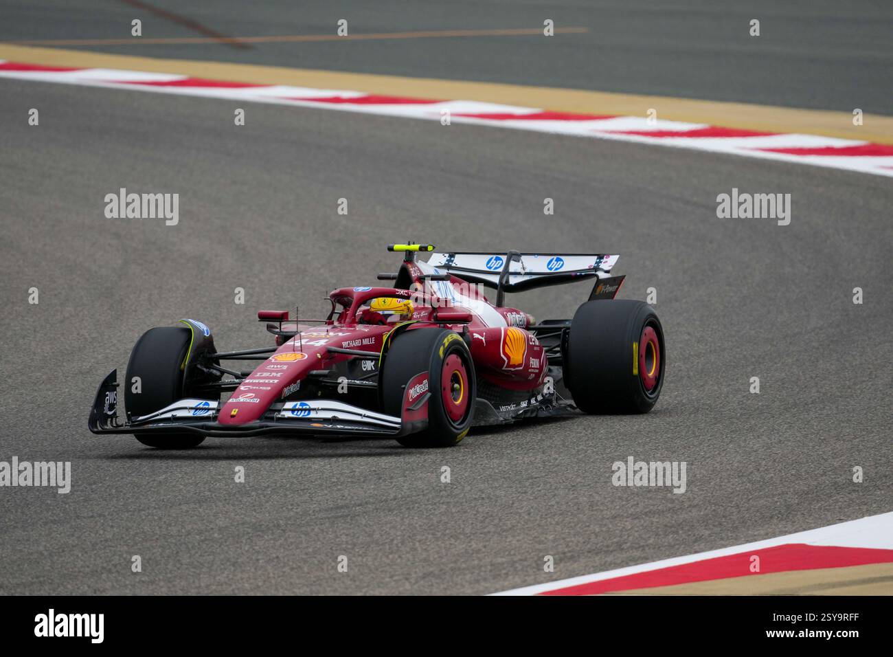 27.02.2025, Bahrain. , . International Circuit, Sakhir, Formel-1-Test Bahrain 2025, Lewis Hamilton (GBR) - Scuderia Ferrari - Ferrari SF-25 - Ferrari (Foto: Alessio de Marco/SIPA USA) Credit: SIPA USA/Alamy Live News Stockfoto