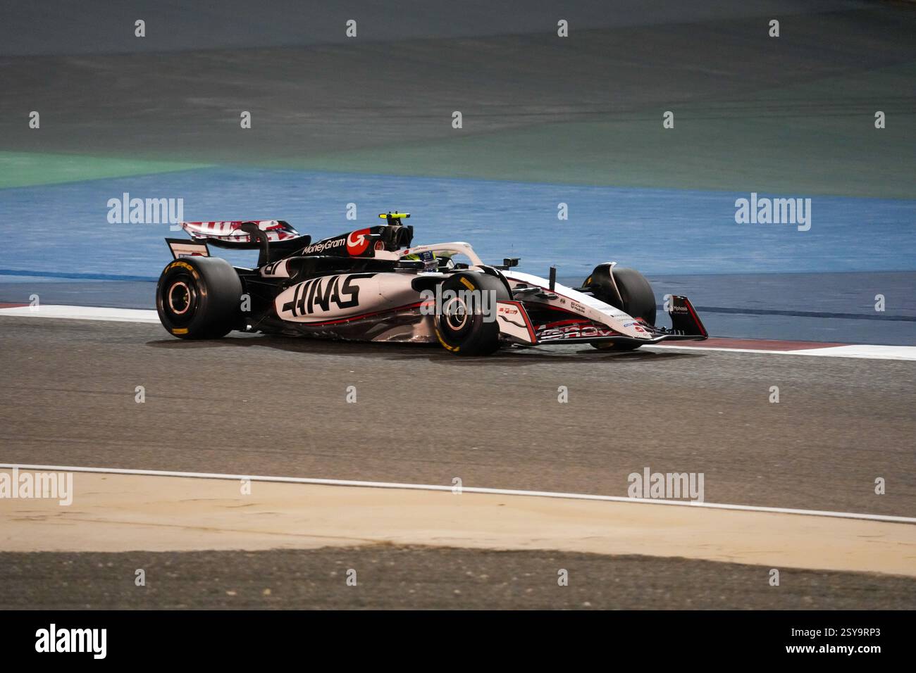 27.02.2025, Bahrain. , . International Circuit, Sakhir, Formel-1-Test Bahrain 2025 Oliver Bearman (GBR) - Haas F1-Team (Foto: Alessio de Marco/SIPA USA) Credit: SIPA USA/Alamy Live News Stockfoto