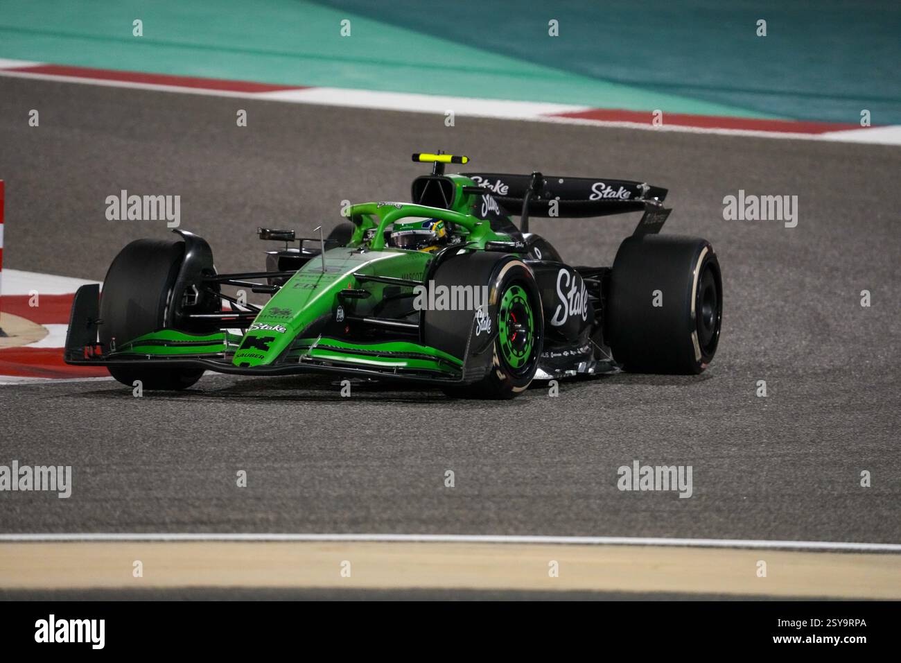 27.02.2025, Bahrain. , . International Circuit, Sakhir, Formel 1 Test Bahrain 202 Gabriel Bortoleto (BH) Stake sauber F1 Ferrari (Foto: Alessio de Marco/SIPA USA) Credit: SIPA USA/Alamy Live News Stockfoto