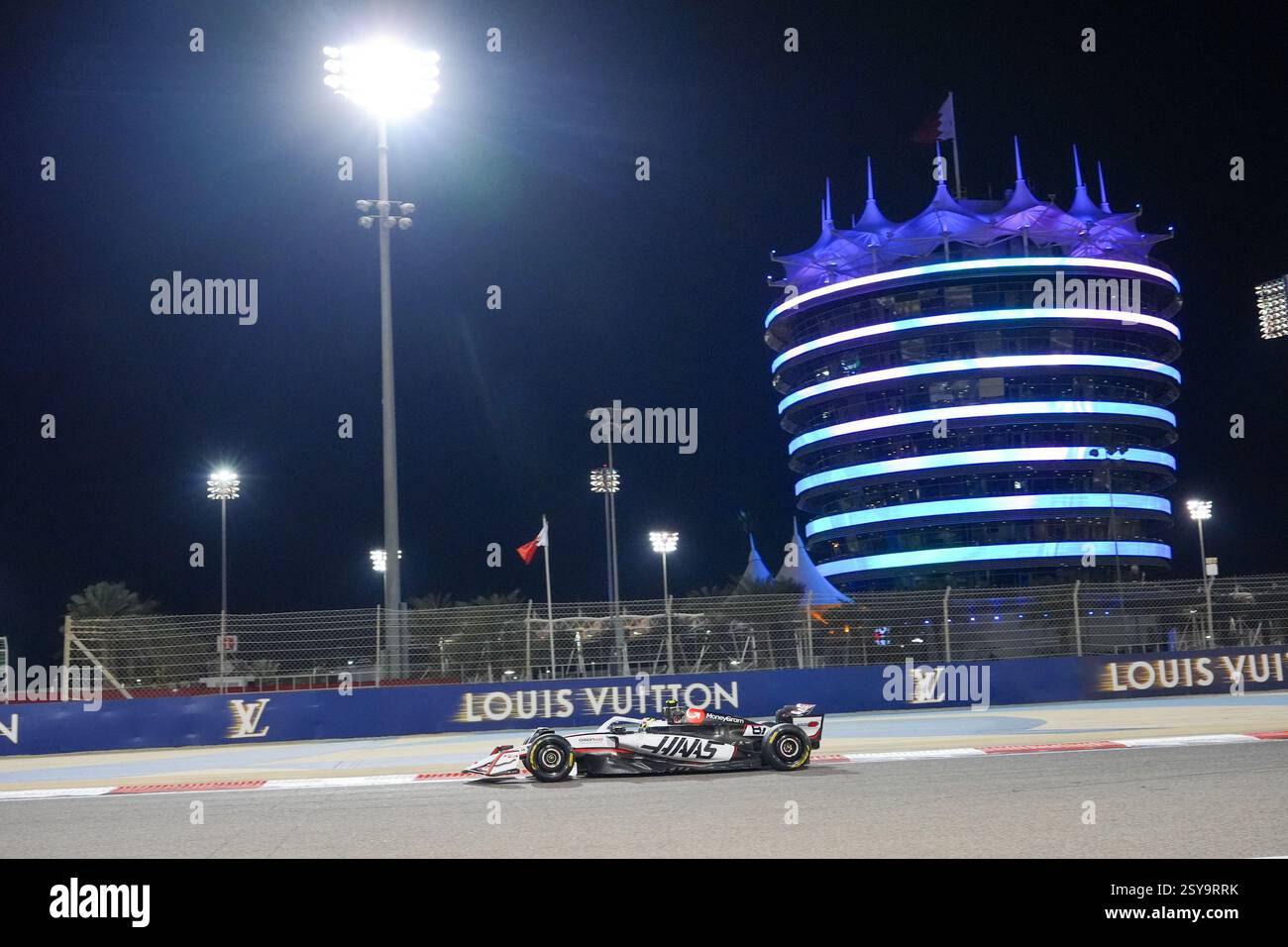 27.02.2025, Bahrain. , . International Circuit, Sakhir, Formel-1-Test Bahrain 2025Hadjar - Vcarb02 RBPT (Foto: Alessio de Marco/SIPA USA) Credit: SIPA USA/Alamy Live News Stockfoto