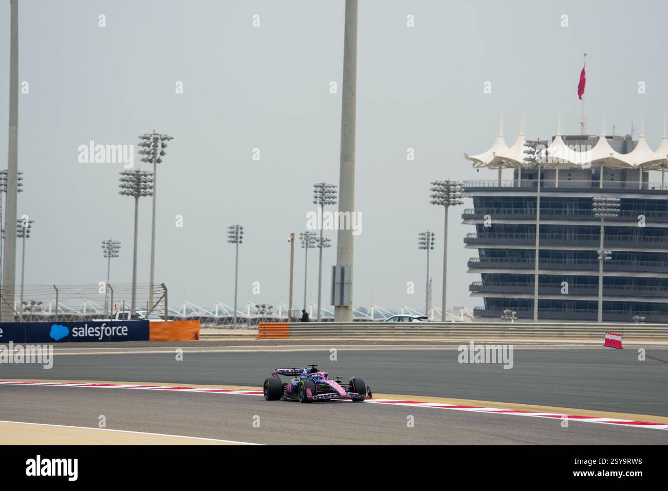 27.02.2025, Bahrain. , . International Circuit, Sakhir, Formel-1-Test Bahrain 2025, Pierre Gasly (FRA) - Alpine F1-Team - Alpine A525 - Renault (Foto: Alessio de Marco/SIPA USA) Credit: SIPA USA/Alamy Live News Stockfoto