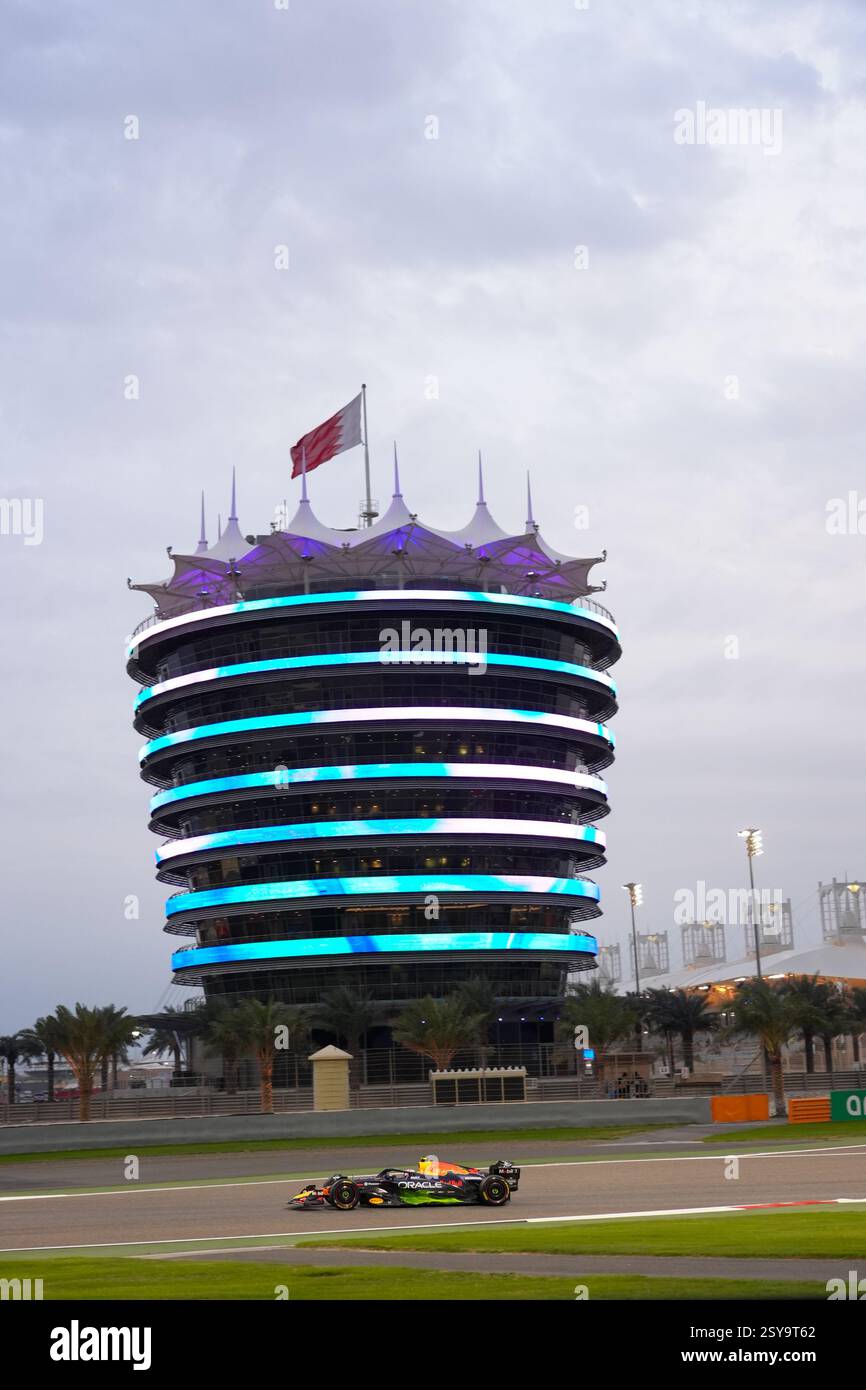27.02.2025, Bahrain. , . International Circuit, Sakhir, Formel-1-Test Bahrain 2025, Oscar Piastri (aus) - McLaren Formel-1-Team - McLaren MCL39 - Mercedes (Foto: Alessio de Marco/SIPA USA) Credit: SIPA USA/Alamy Live News Stockfoto