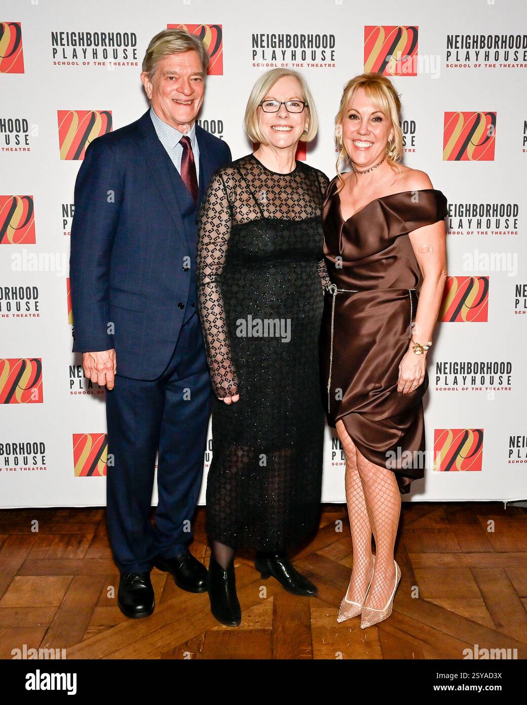 New York, USA. Februar 2025. (L-R) Tom Stewart, die Preisträgerin Pamela Moller Kareman und Heather Randall nehmen am 27. Februar 2025 an der Neighborhood Playhouse Gala in Tavern on the Green in New York Teil. (Foto: Gabriele Holtermann/SIPA USA) Credit: SIPA USA/Alamy Live News Stockfoto