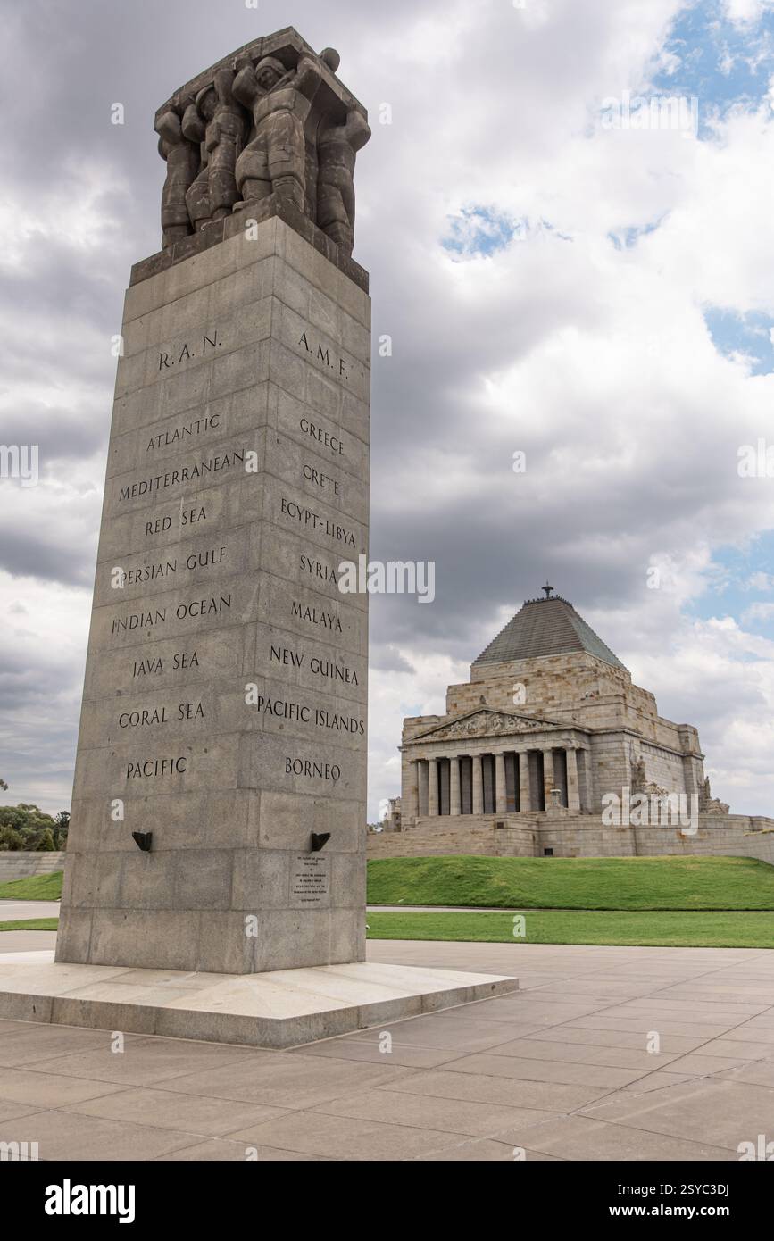 Die Cenotaph-Statue und der Schrein der Erinnerung in Melbourne BETREIBT AMF Stockfoto Die Cenotaph-Statue und der Schrein der Erinnerung in Melbourne BETREIBT AMF Stockfoto