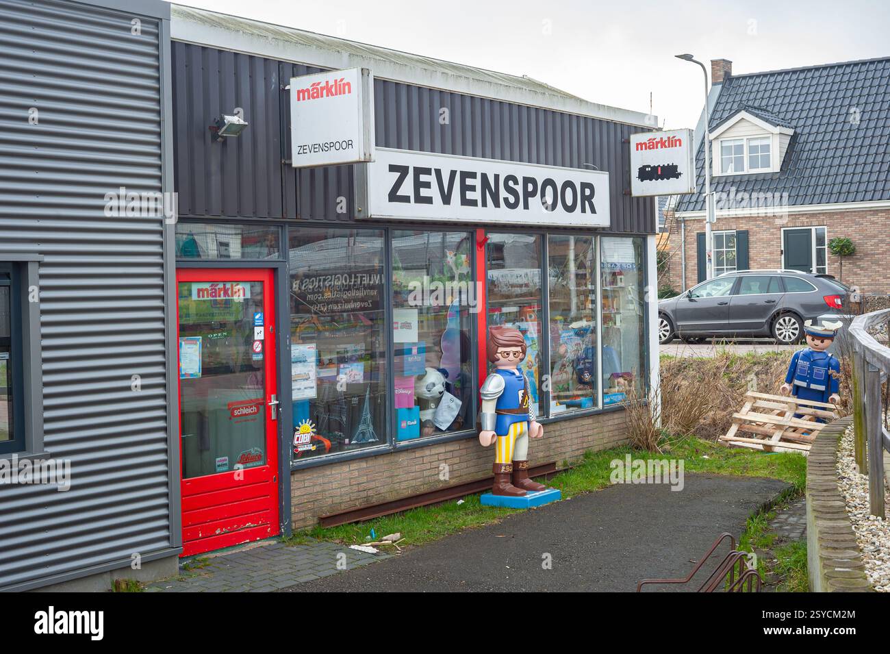 Kleines Geschäft namens Zevenspoor für Modellbau in Zevenhuizen, Niederlande Stockfoto