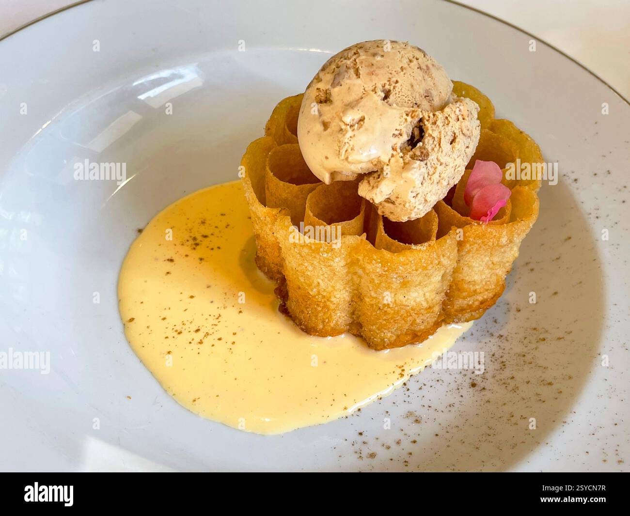 Flor manchega mit Sahne und Eis. La Mancha, Spanien. Stockfoto