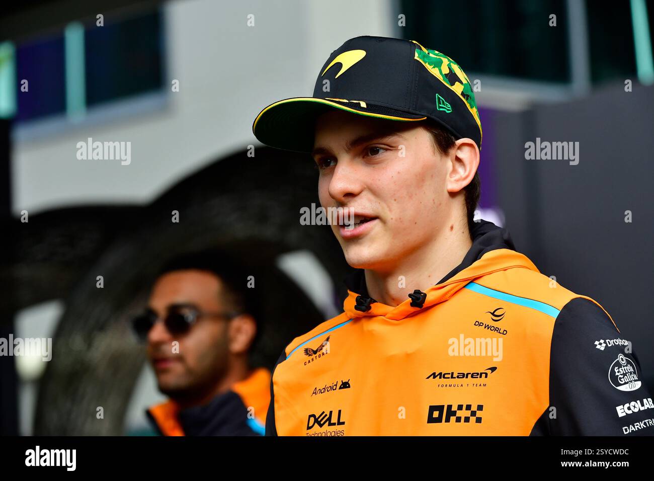 Der australische Fahrer McLaren Formel-1-Pilot Oscar Piastri im Fahrerlager der australischen Runde der Formel-1-Weltmeisterschaft 2024 Stockfoto